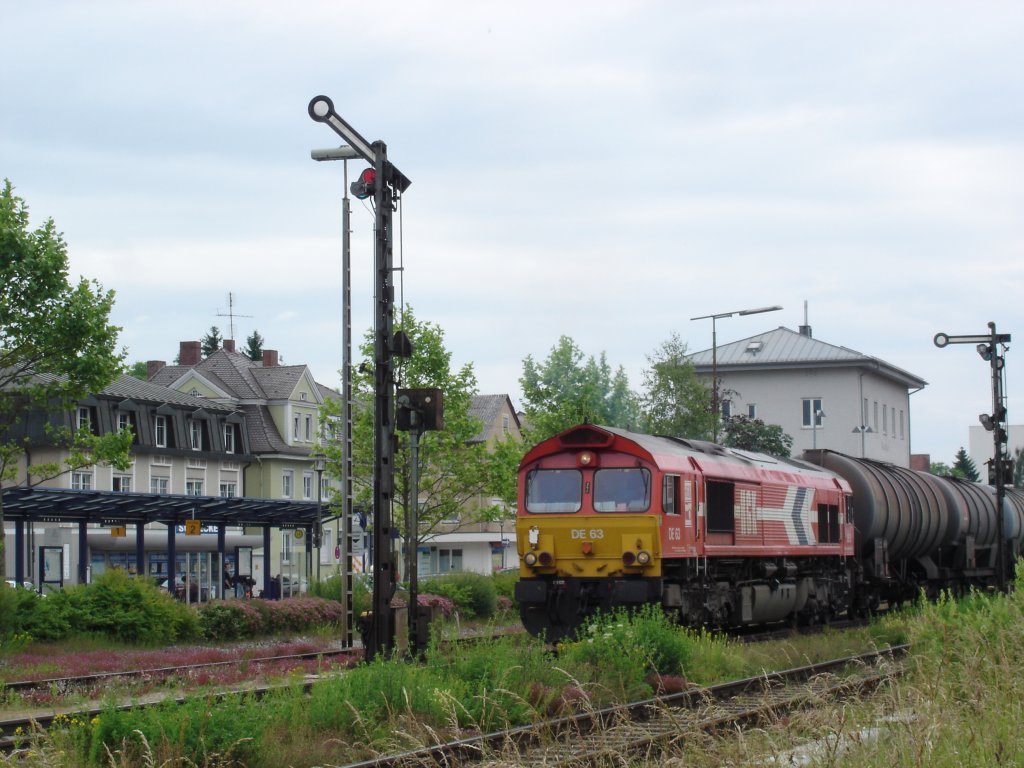 Class 66, DE 63 der HGK hat Ausfahrt in Richtung Ulm,Illertissen 17.6.2005 