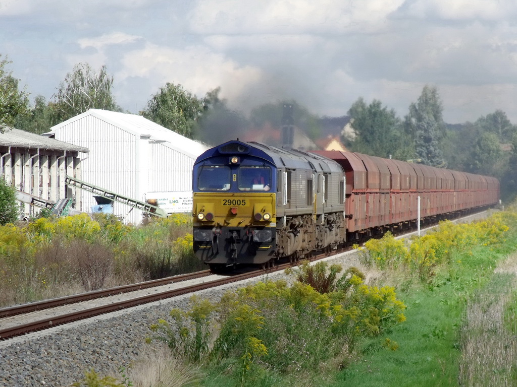 Class 66 der HHP mit dem Kohlependel bei Schmlln/Thr.