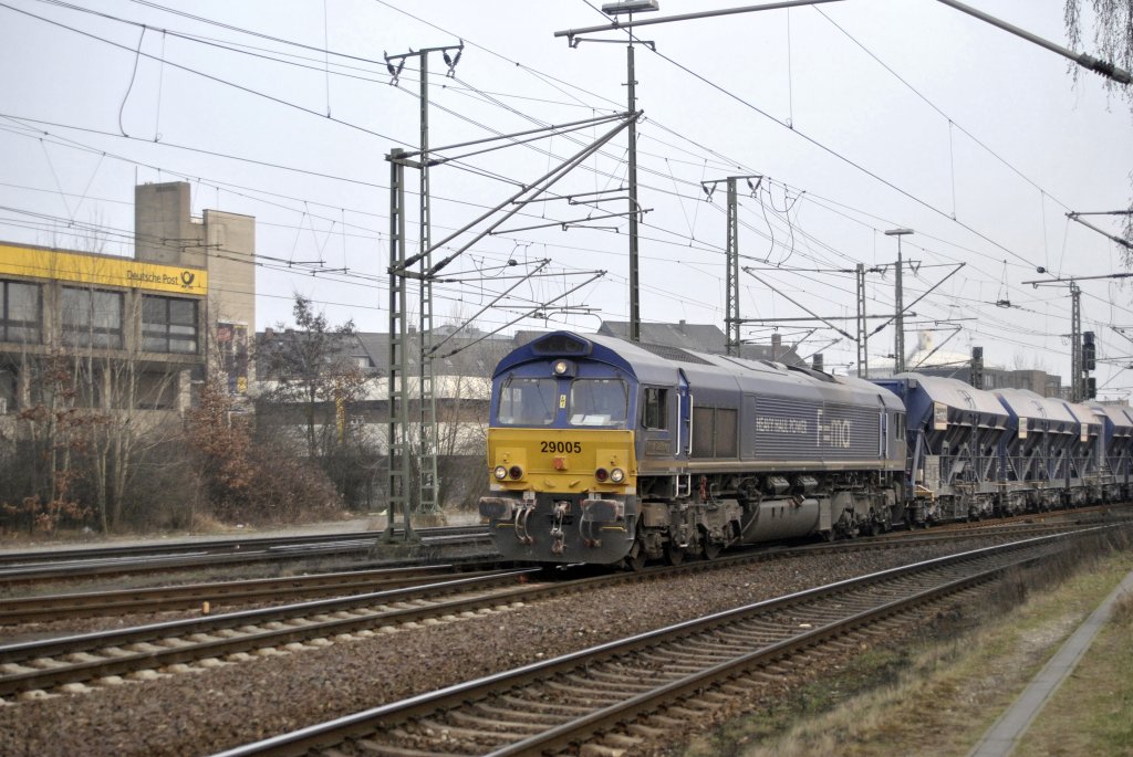 Class 66 in Lehrte, am 17.03.2012.