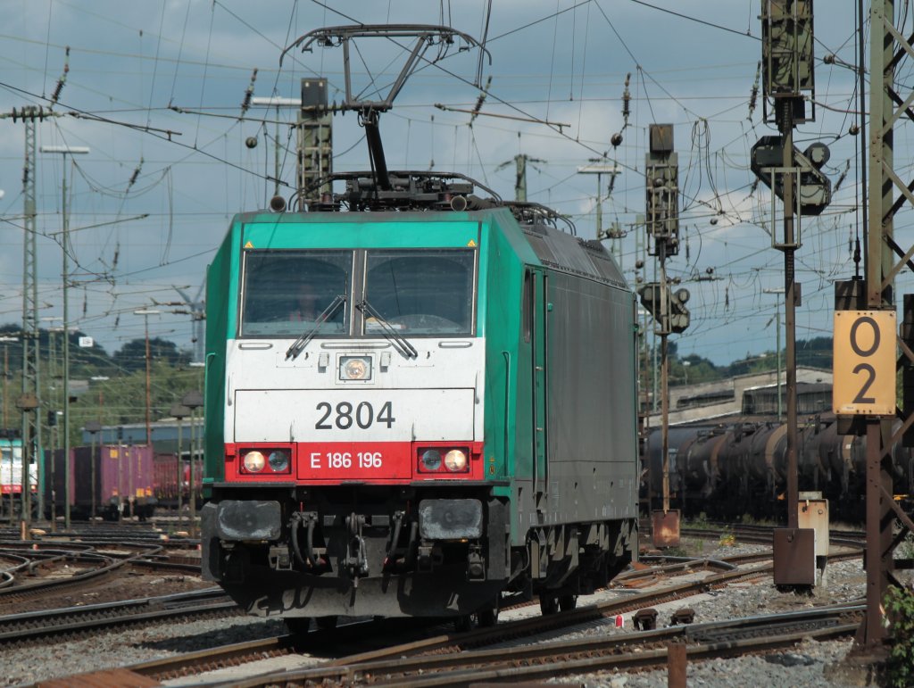 Cobra 186 196 (2804) rangiert am 08.07.2011 in Aachen West.