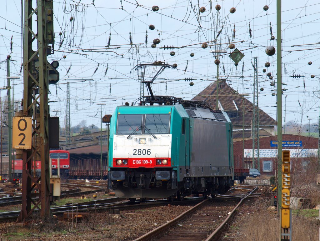 Cobra 186 198-8 bei Rangierfahrt am 25.03.2010 in Aachen West.