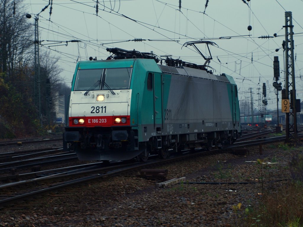 Cobra 186 203 rangiert in Aachen West.