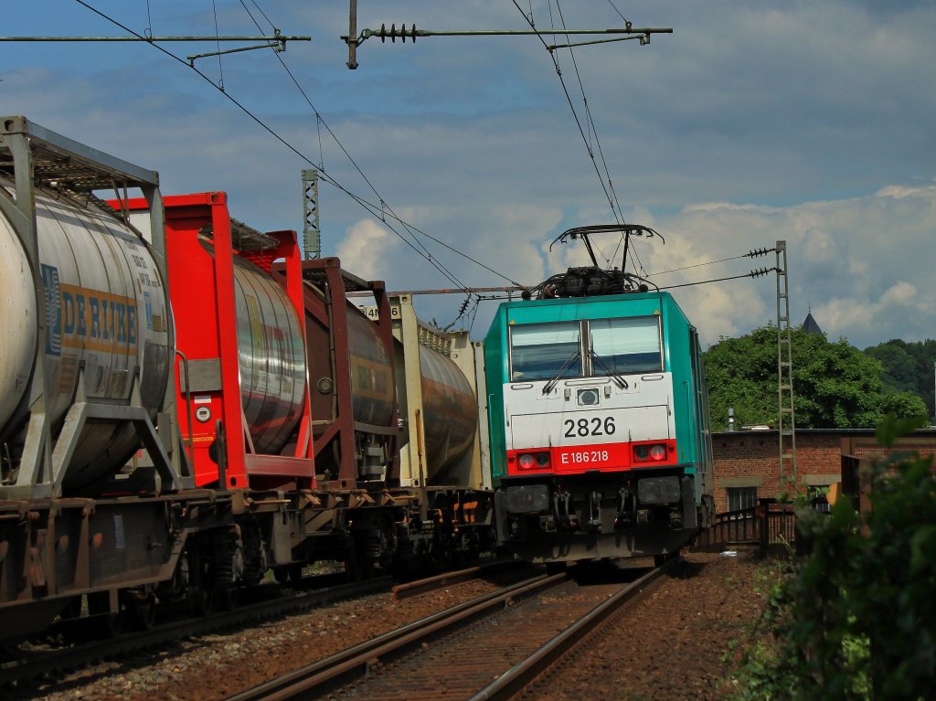 Cobra 186 218 (2826) rollt als Lz am 29.07.2012 ber die Montzenrampe von Belgien nach Aachen West.