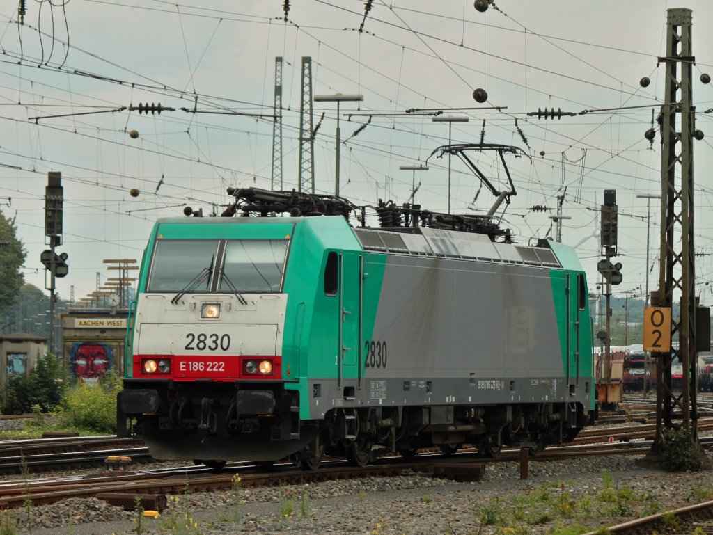 Cobra 186 222 (2830) rangiert am 30.08.2011 in Aachen West.