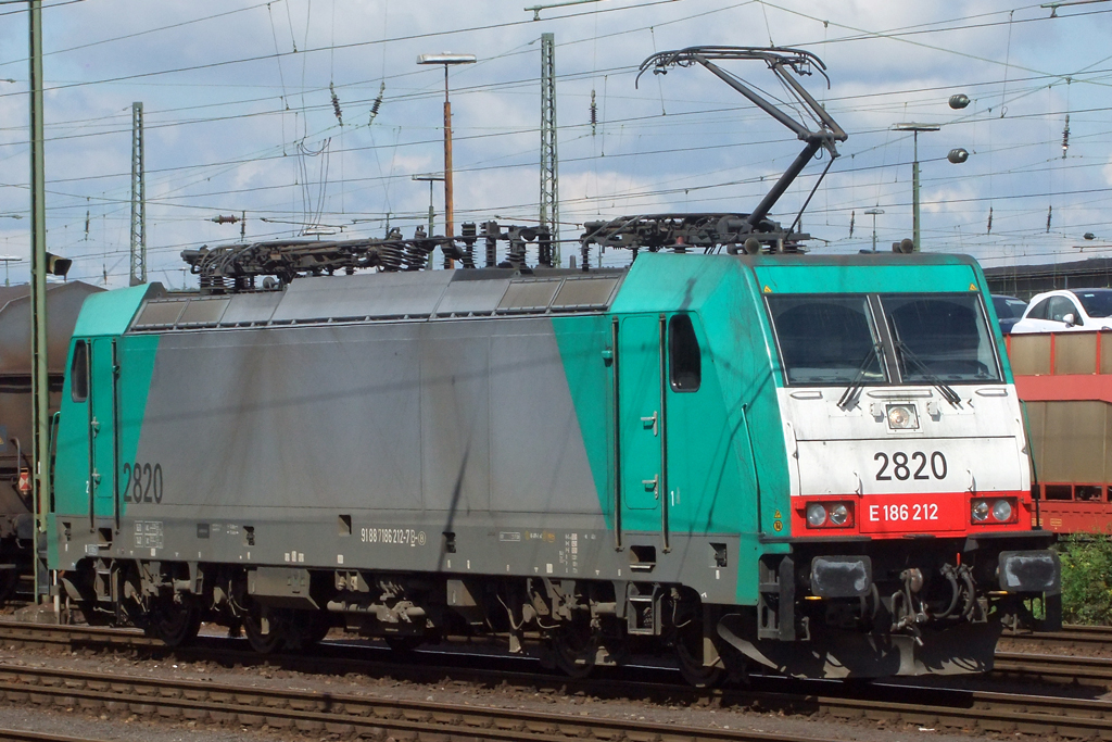 Cobra 2820 (E186 212) in Aachen-West 31.8.2010