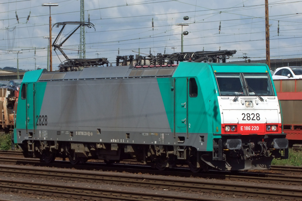 Cobra 2828(E186 220) in Aachen-West 31.8.2010 