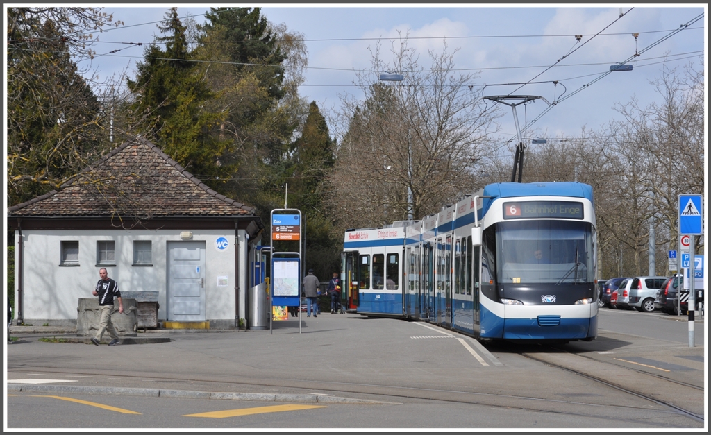 Cobra 3049 bei der Haltestelle Zoo. (17.04.2012)