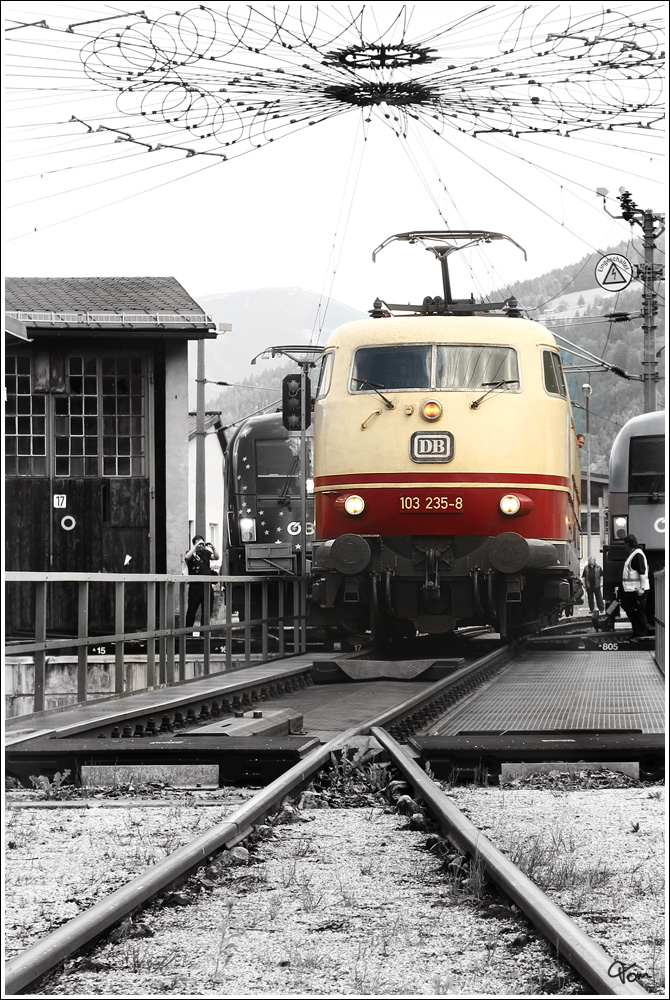 Colorkey der 103 235 auf der Drehscheibe in Selzthal (an diesem Tag �ffentlich zug�nglich)
26.5.2012