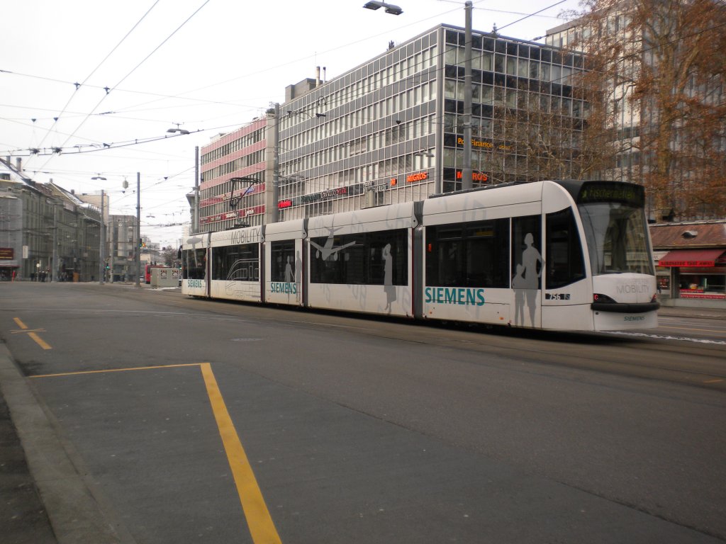 Combino Be 4/6 756 auf dem Bubenbergplatz. Bern 23.01.2010
