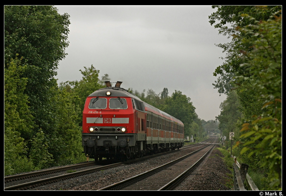 Comeback der 218, Kalrsruhe-Neustadt. Am 13.05.09 konnte ich 218 478 bei Rohrbach(Pfalz) fotografieren. Sie fhrt gerade mit ihrem RE nach Neustadt(Weinstrae)