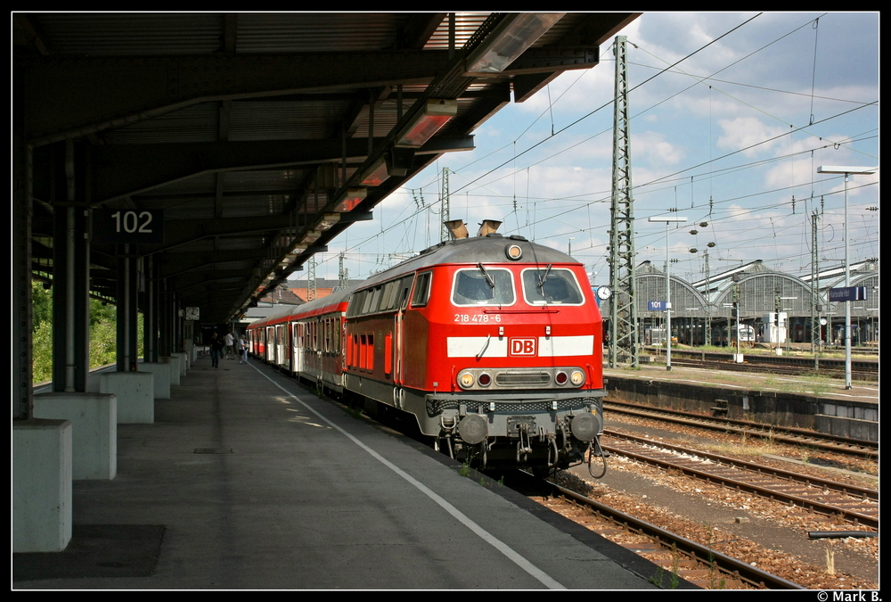 Comeback der 218, Karlsruhe-Neustadt! 218 478 macht grade Kopf im Karlsruher Hauptbahnhof um dann zurck nach Neustadt zu fahren. Aufgenommen am 18.07.10.