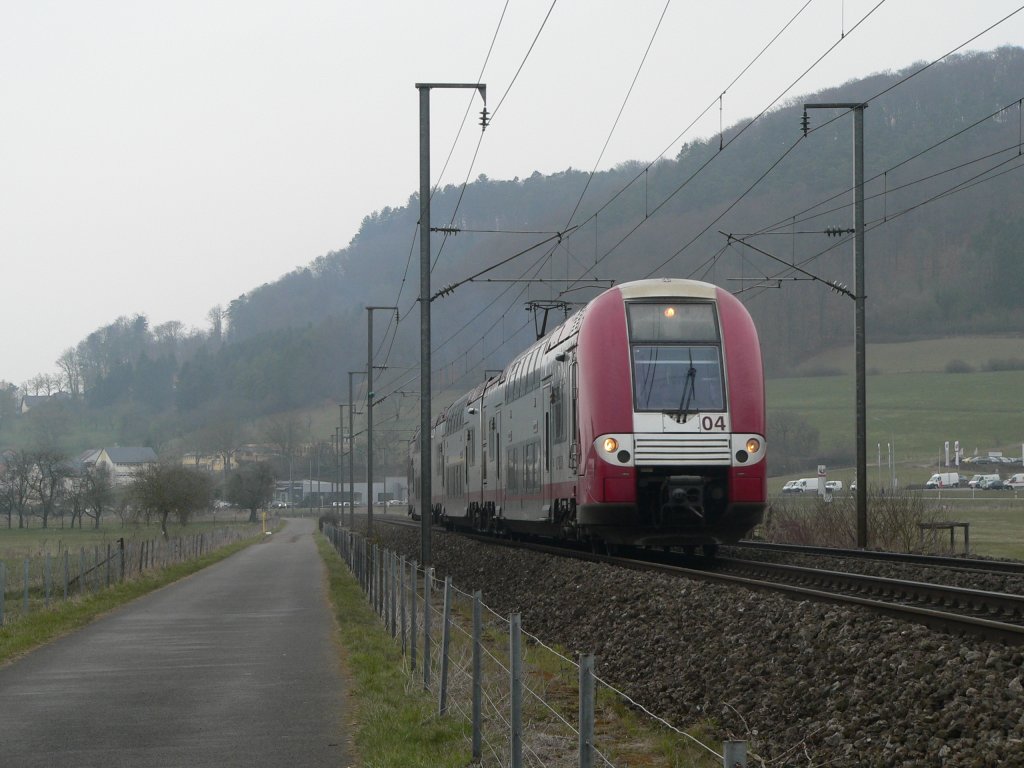 Computermaus 2204 auf Fahrt Richtung Luxemburg, hier zwischen Mersch und Lintgen. 8.4.2013
