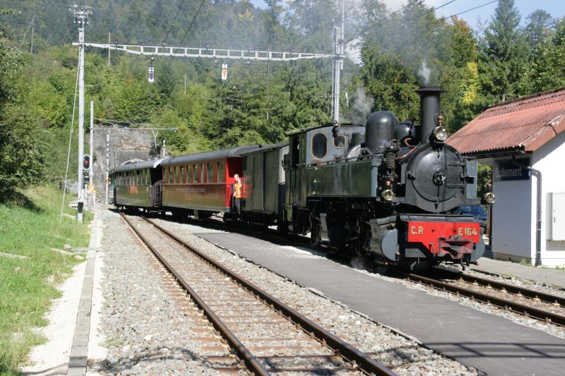 C.P. E 164 im Bahnhof Bollement; 19.10.2010