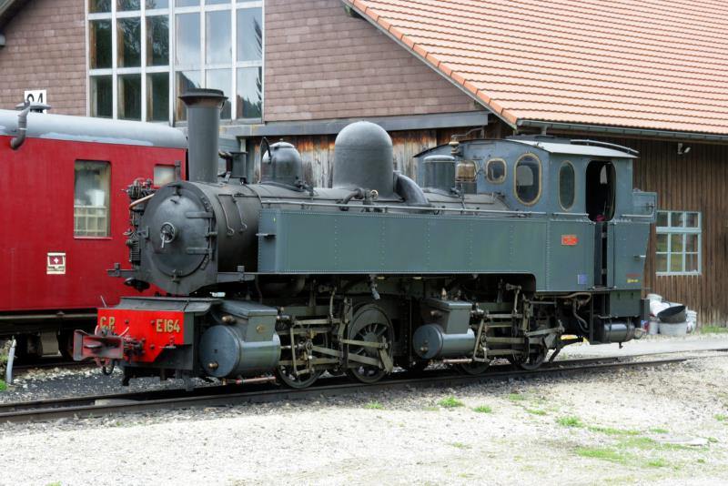 C.P. E 164 steht kalt vor dem Depot in Pr-Petitjean; 28.08.2010