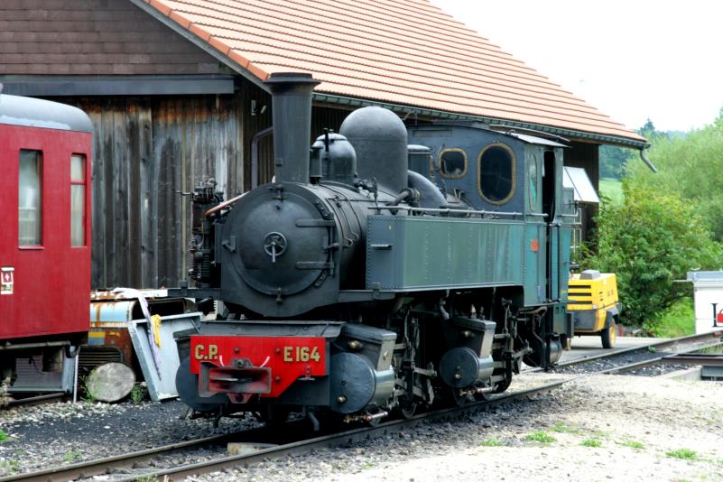 C.P. E 164 steht kalt vor dem Depot in Pr-Petitjean; 28.08.2010