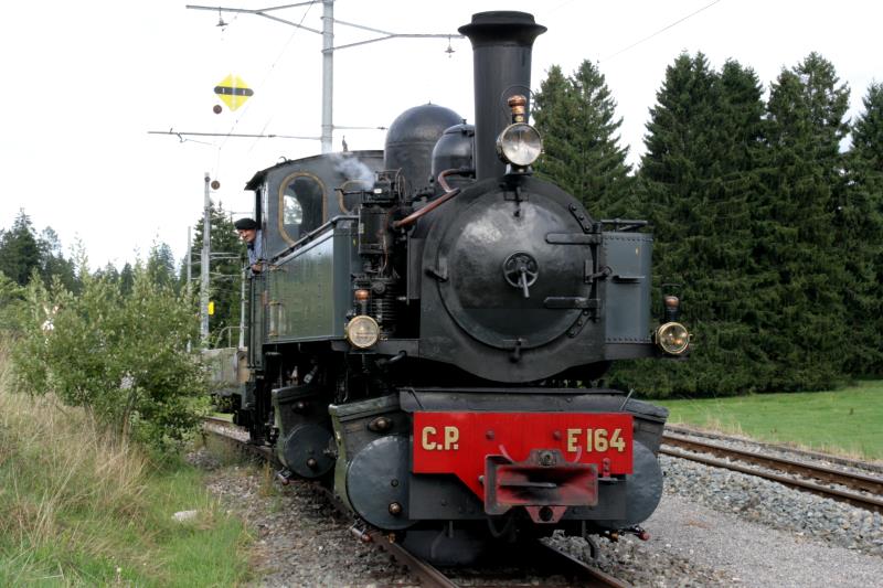 C.P. E 164 wartet auf Freigabe der Strecke in Pr-Petitjean; 29.08.2010