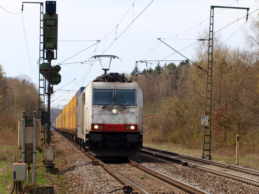 Crossrail 185 580-8  Jana  am 07.04.2010 mit einem Containerzug von Aachen West kommend kurz vor Stolberg.