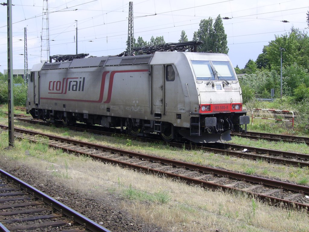 Crossrail 185 580-8 steht Abgestellt am rande des Krefelder Hbf. (Fr,1.7.11)