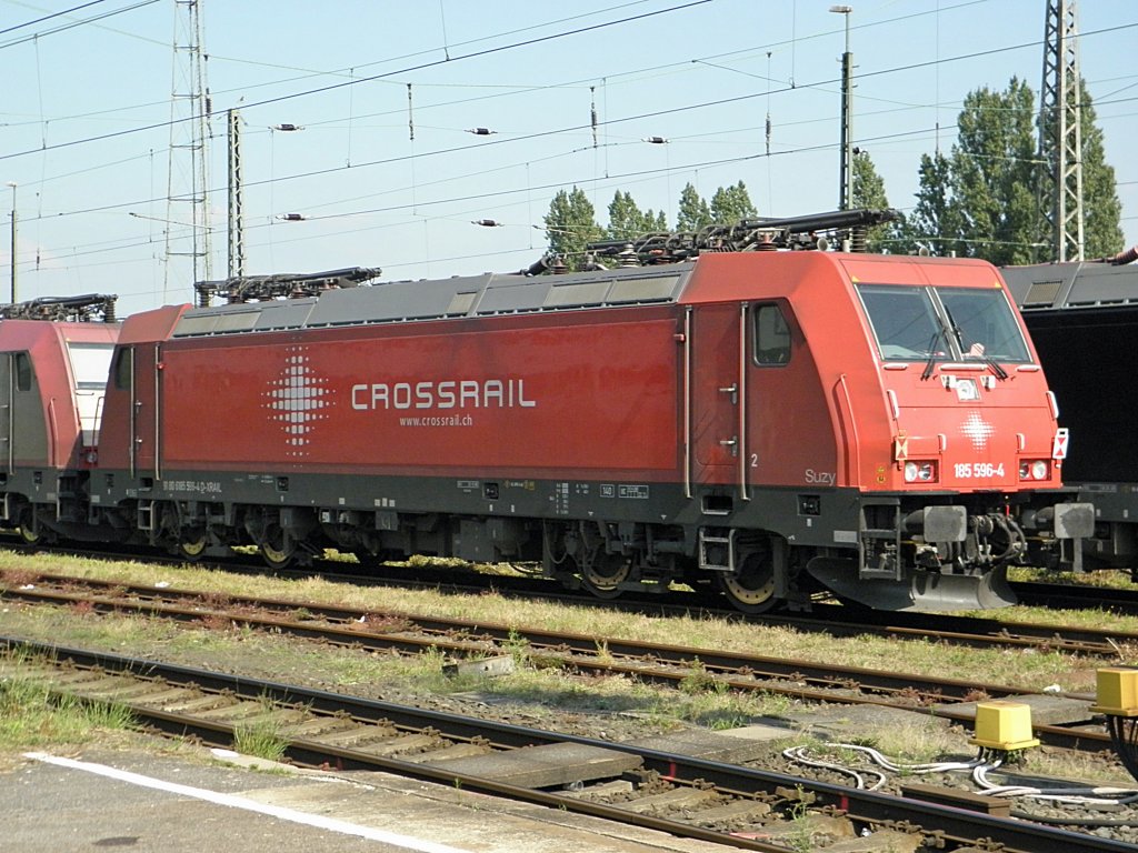 Crossrail 185 596-4  Suzy  abgestellt in Krefeld Hbf am 1.8.2011