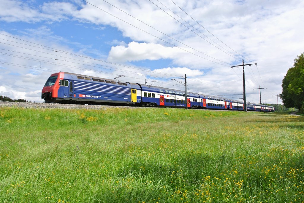 Cupfinal FC Basel-GC im Stade de Suisse Bern, GC Extrazug Nr. 2: DPZ 008+032 vor Hindelbak, 20.05.2013. 