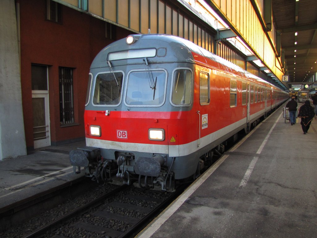 D-DB 50 80 82-34 158-9 Bnrdzf als RE 19923 nach Nrnberg Hbf, kurz vor der Abfahrt in Stuttgart Hbf; 16.01.2011