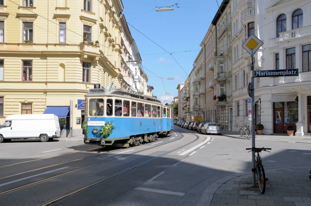 D-Wagen (Bj 1911/Umbau 1955) am 11.09.10 in der Thirschstra�e