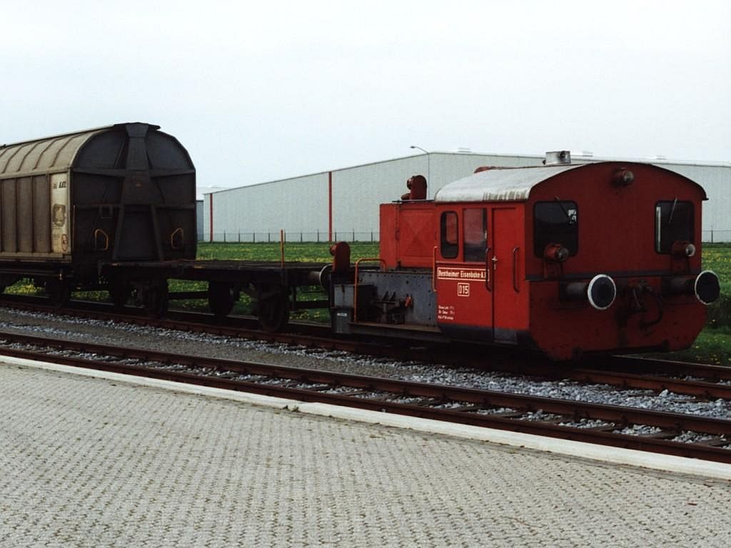 D15 (ex-DB 323 405-1) der Bentheimer Eisenbahn AG in Coevorden (die Niederlande) am 22-4-2000. Bild und scan: Date Jan de Vries.