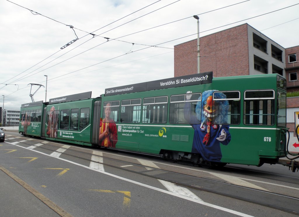 Da bei den Basler Verkehrsbetrieben auch mnnliche Tram- und Busfahrer gesucht werden, wirbt der Be 4/6S 678 mit mnnlichen Aufklebern. Die Aufnahme stammt vom 03.06.2013.
