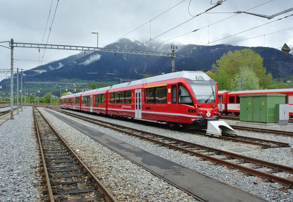 Da die RhB zu wenig Platz hat, werden div. neue Stammnetz Allegras im MGB Depot Glisergrund (bei Brig) in Betrieb gesetzt und spter via Goms-Furka-Oberalp ins Bndnerland berfhrt. Im Bild ist der ABe 4/16 3102. Bild am Tag der offenen Tre gemacht, 27.04.2013.