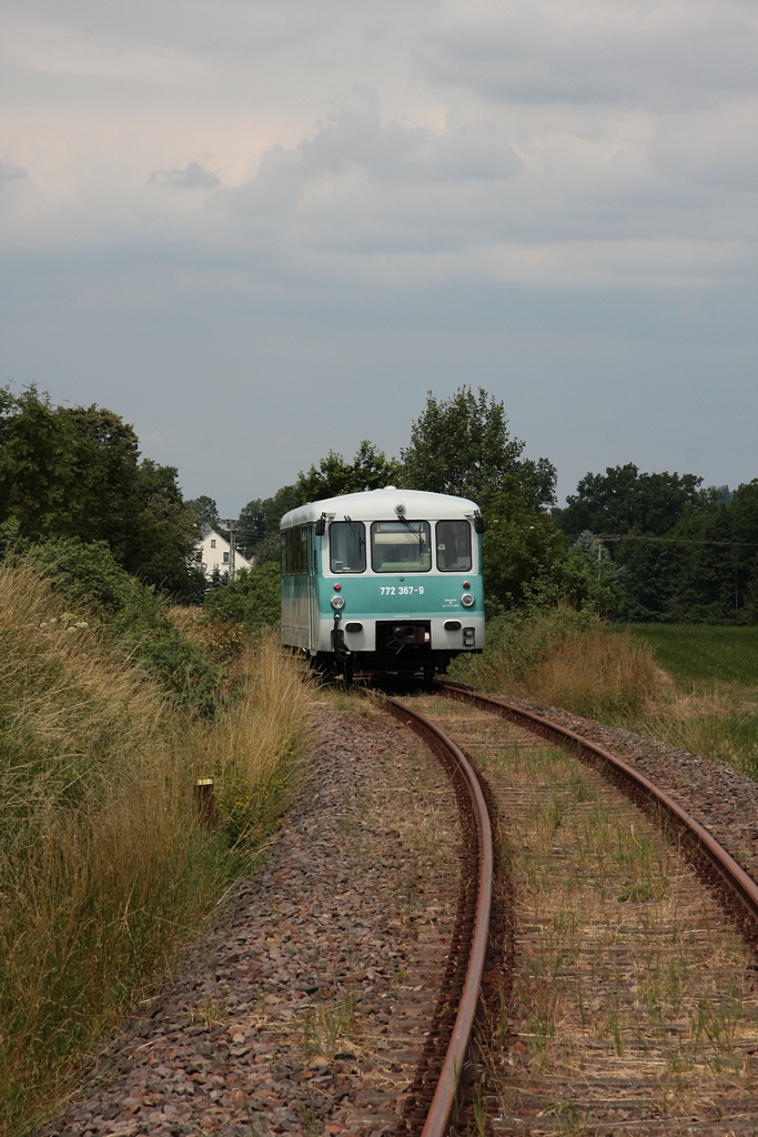 Da die Strecke z.Z. nur mit 20 km/h befahren werden darf, war dieser Nachschu von einem B, auf 772 367 als 86063, zwischen Schnberg und Mhltroff mglich.