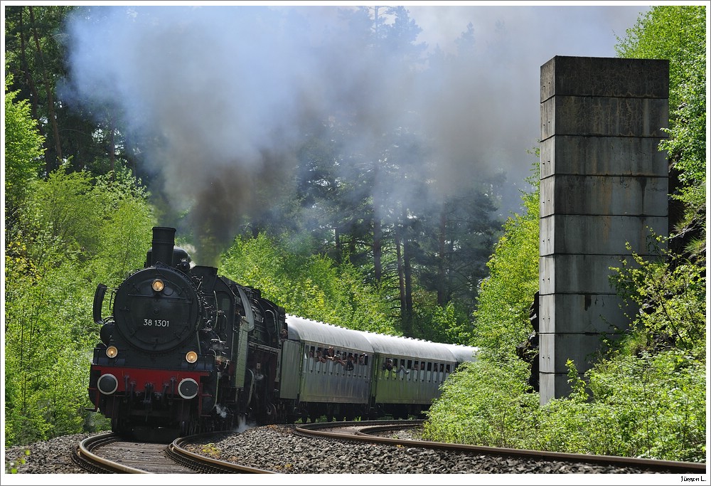 Dampffestival 2010 (im DDM): �GEG 38 1301 & 01 533 + Wagensatz + 58 311 auf der Schiefen Ebene ca. bei Km 79,9; 22.5.2010, 14:05h-Zug.