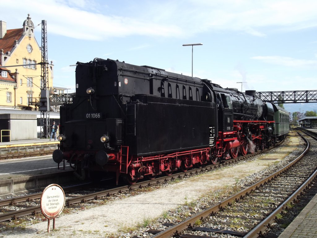 Dampflok 01 1066 Auf Lindau Hbf.