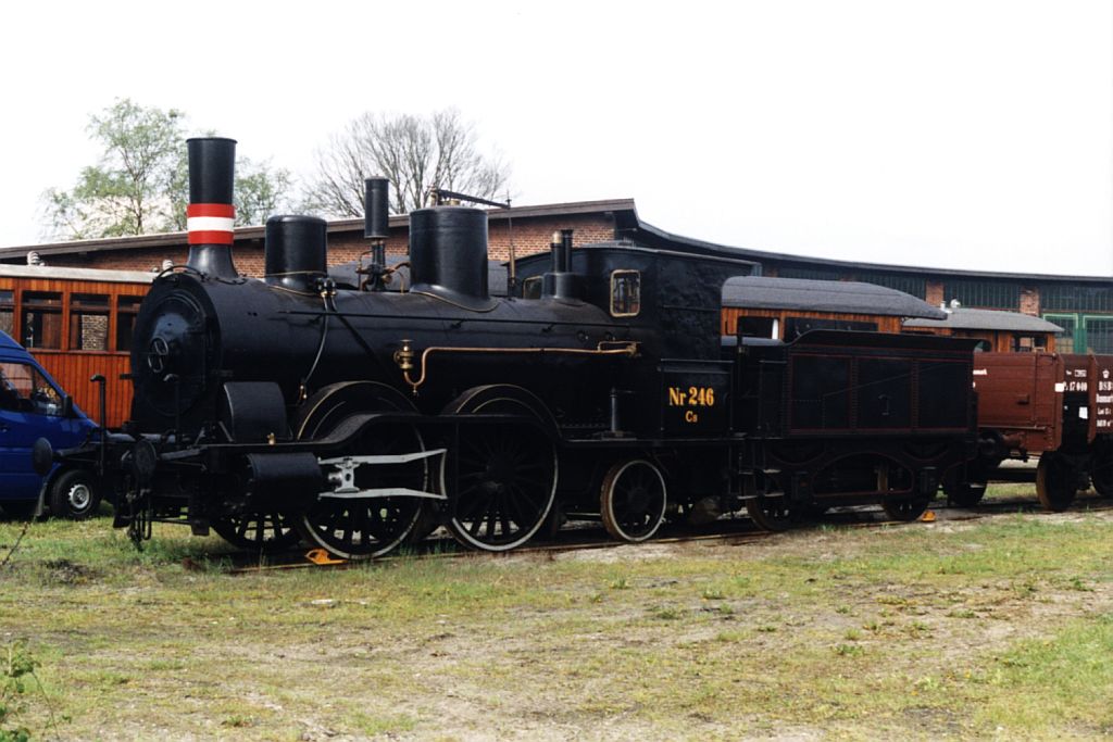 Dampflok 246 (Baureihe C8) auf Bahnbetriebswerke Randers am 16-5-1999. Bild und scan: Date Jan de Vries.