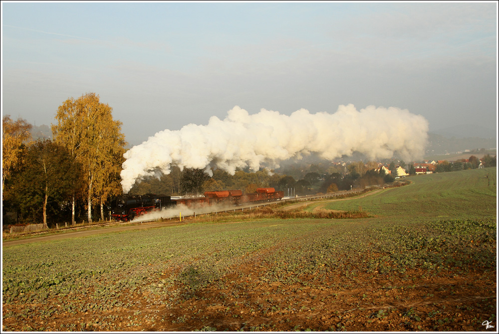 Dampflok 50 3501 f�hrt mit dem Fotog�terzug DGz 300 von Meiningen nach Zella-Mehlis - Plandampf Werratal. 
Schmalkalden 29.10.2011

