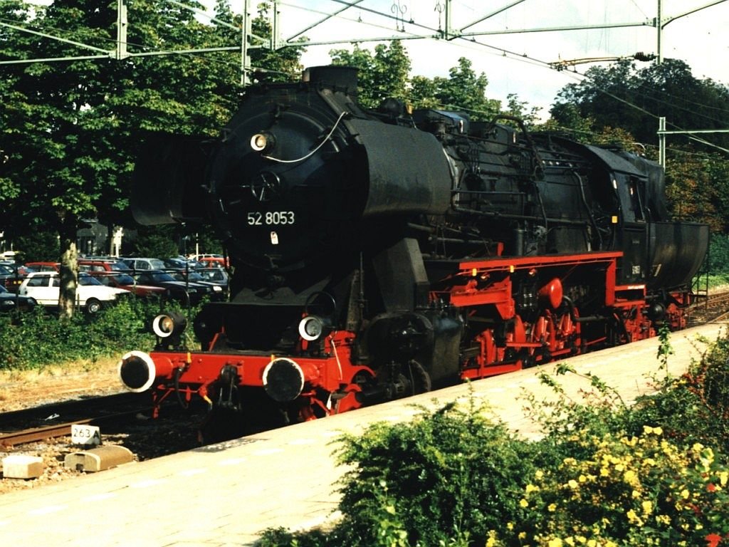 Dampflok 52 8053 der VSM auf Bahnhof Meppel am 9-9-1996. Bild und scan: Date Jan de Vries.