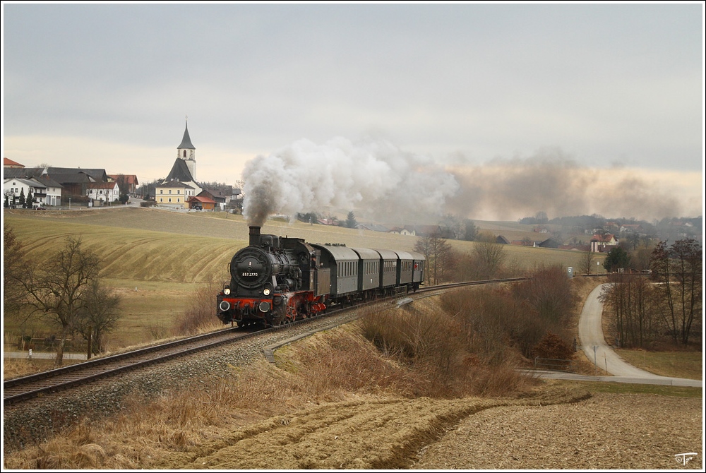 Dampflok 657 2770 fhrt mit R 14312 von Braunau nach Attnang Puchheim. Dampflok Spektakel Hausruck 2011. 
Wippenham 13.3.2011
