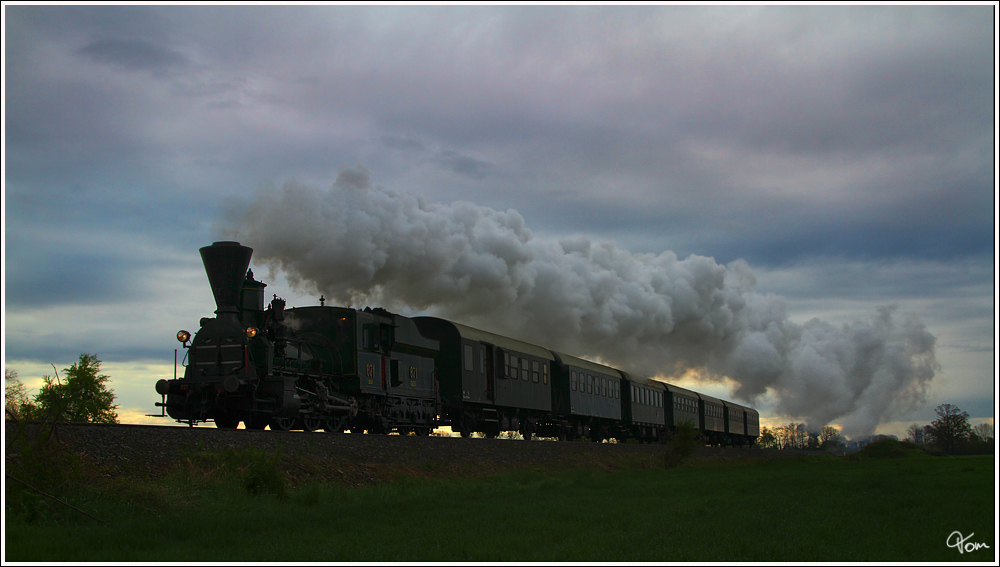 Dampflok 671 der GKB fhrt als LPz 8519 von Graz Kflacherbahnhof nach Krottendorf. 
Ligist-Krottendorf 21.4.2012