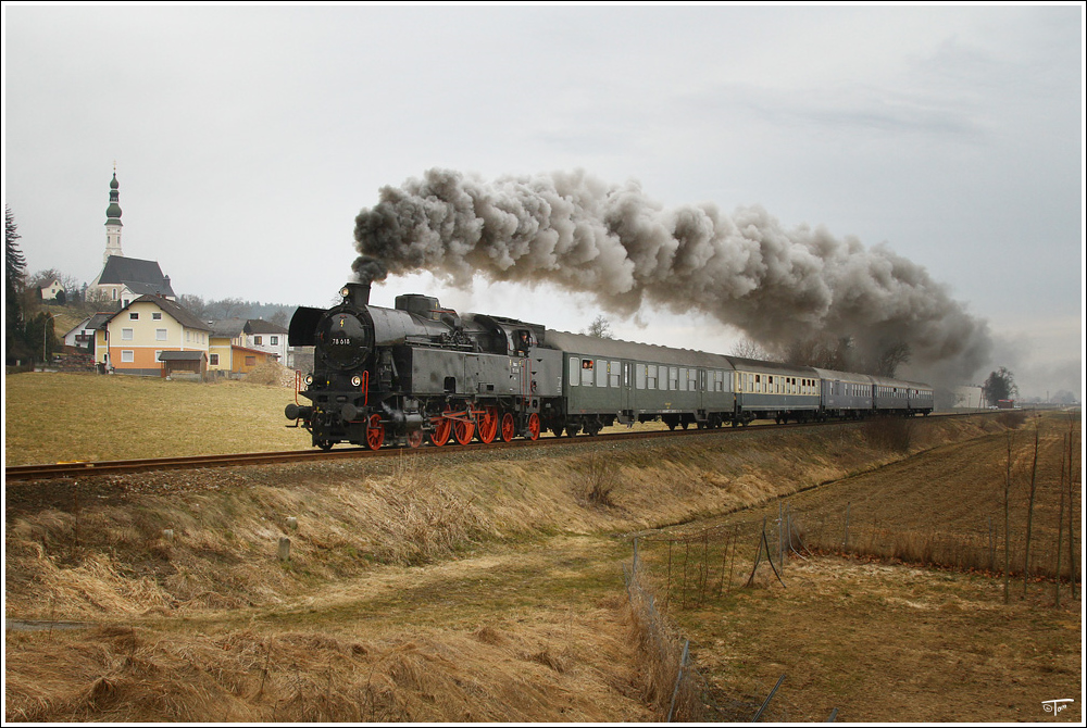 Dampflok 78 618 in voller Fahrt mit R 14310 von Braunau am Inn nach Attnang-Puchheim. Dampfspektakel Hausruck 2011. 
Geinberg 13.3.2011