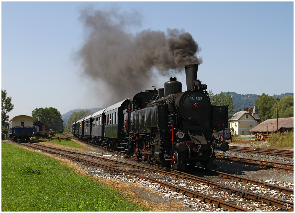 Dampflok 93.1332 (Bj 1927) der NbiK fhrt beim grten Oldtimerfest Krntens, von Weizelsdorf nach Ferlach. 
weizelsdorf  21.82011