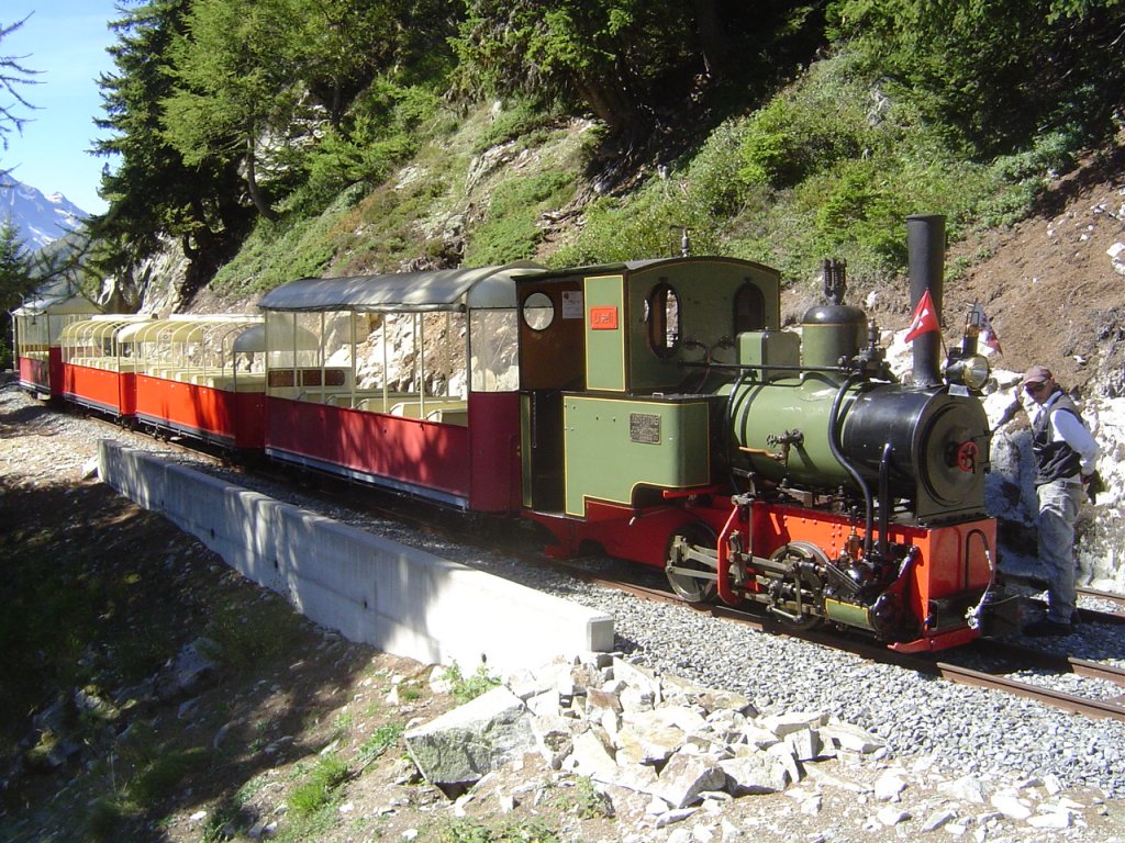 Dampflok Jung Nr. 1693 (1911), Spur 60cm,  Liseli . 
Einsatz auf der Panoramabahn  Parc d'Attractions du Chatelard (VS) .
In der Ausweichstelle Nr. 1, 11.09.2010