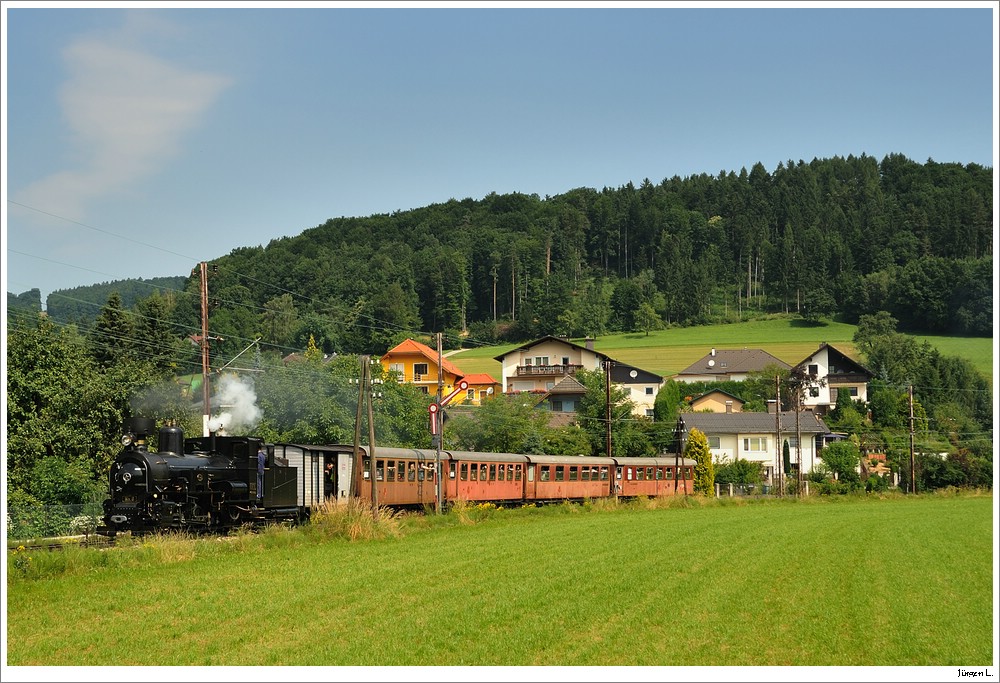 Dampflok Mh.6 mit dem Panoramic 760 alias R19259 nach Mariazell. Hier in Rabenstein (V2), 4.7.2010.