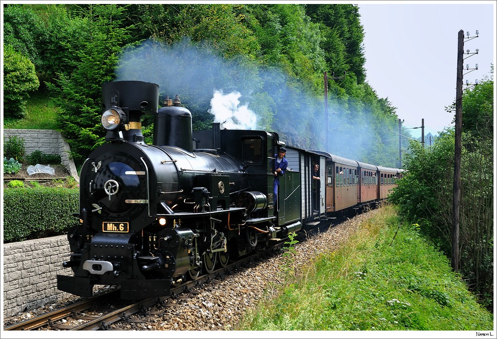 Dampflok Mh.6 mit dem Panoramic 760 alias R19259 nach Mariazell. Hier bei Frankenfels, 4.7.2010.