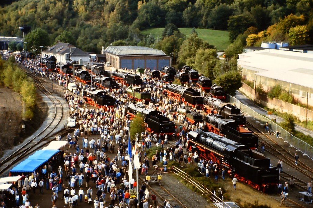 Dampflokbereich der Fahrzeugschau  150 Jahre Eisenbahn in Deutschland  in Bochum-Dahlhausen vom 3. bis 13. Oktober 1985.