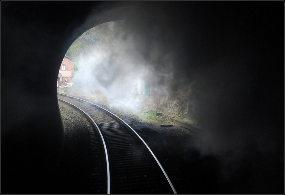 Dampfspektakel 2010 und die etwas andere Sicht. Wolken unter der Eifel.