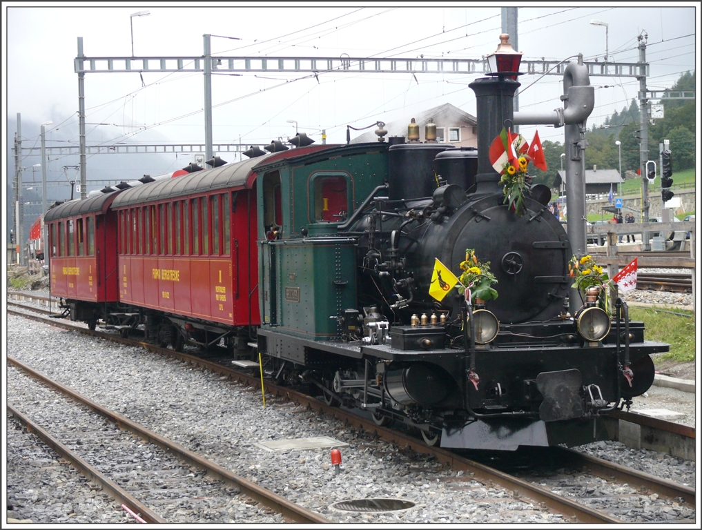 Dampfzug nach Gletsch mit Lok 7  Breithorn , B 2204 und B4222 in Oberwald. (15.08.2010)