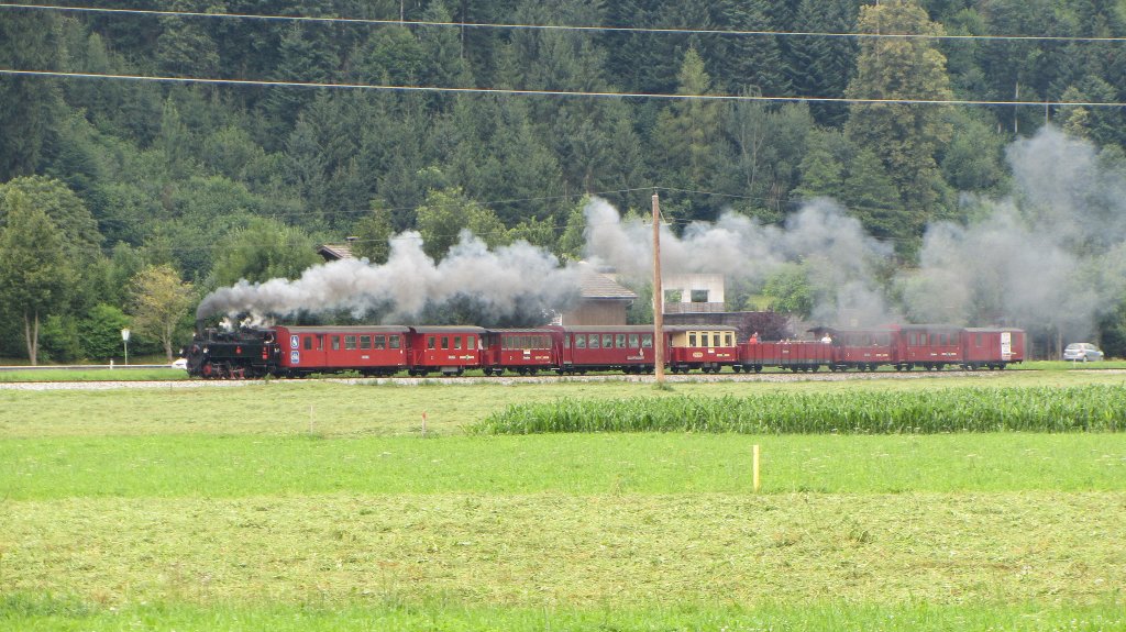 Dampfzug der Zillertalbahn (Jenbach->Mayrhofen) bei Kapfing.(17.7.2012)