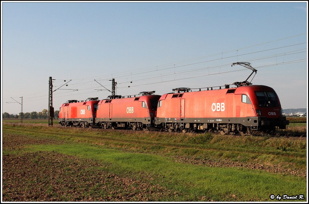 Dann kam ein netter Lokzug. 1116 088 + 1116 146 + 1116 047 als Tfzf -> Passau (04.10.2011, Mangolding)