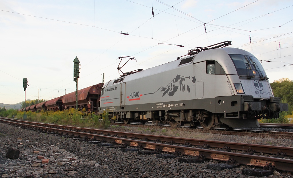 Dann konnte auch 182 600-7 (ES 64 U2-100) mit ihrem Getreidezug ihre Fahrt gen S�den fortsetzten. Aufgenommen am 29.08.2012 in Eschwege West.