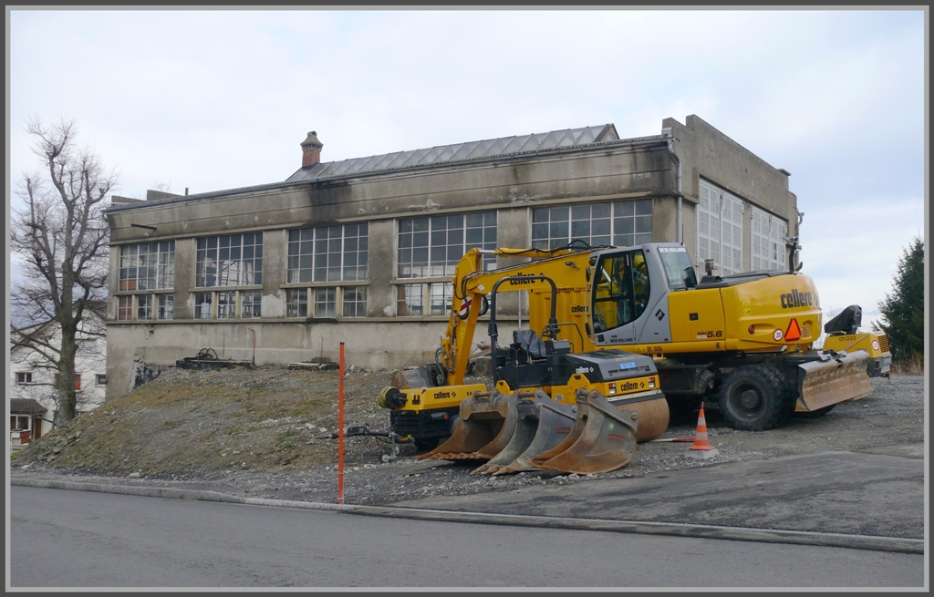 Das alte Depot der RHB ist bahnseitig nicht mehr angeschlossen und auch die Umgebung wurde fr eine Strassenverbreiterung zum Teil abgetragen. (15.01.2011)