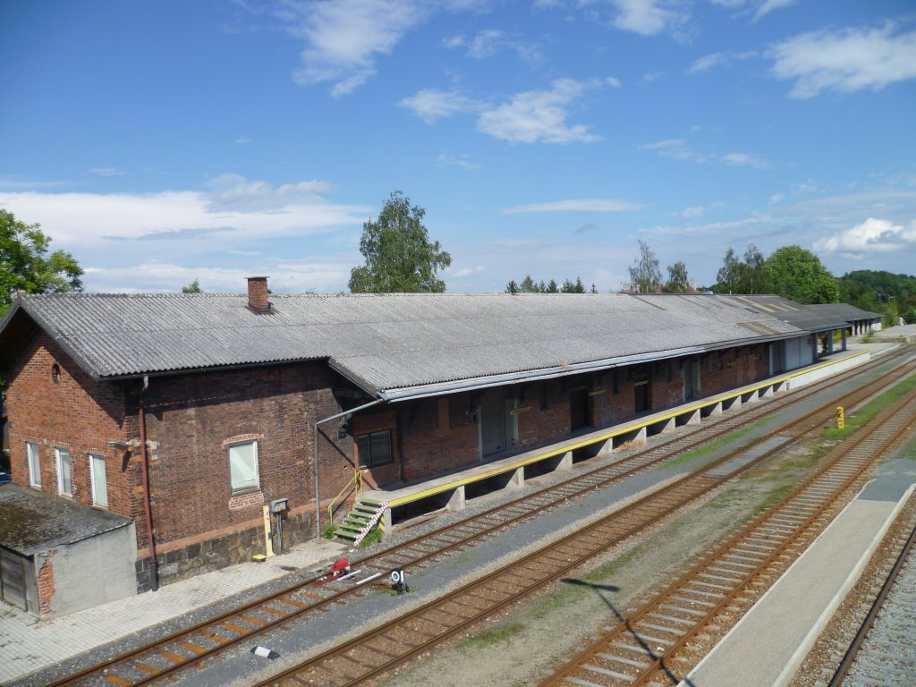 Das alte Gütermagazin im Bahnhof Ried im Innkreis wird wohl nicht mehr lange stehen